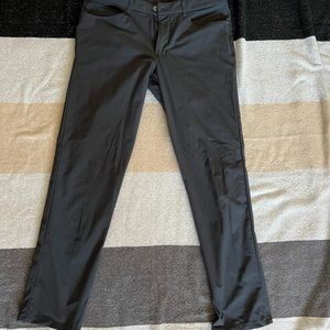 Lululemon ABC warpstream pants *flaw*